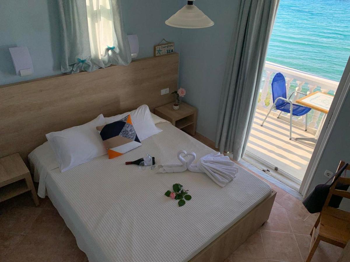Clear Horizon Aparthotel Amoudi Bagian luar foto