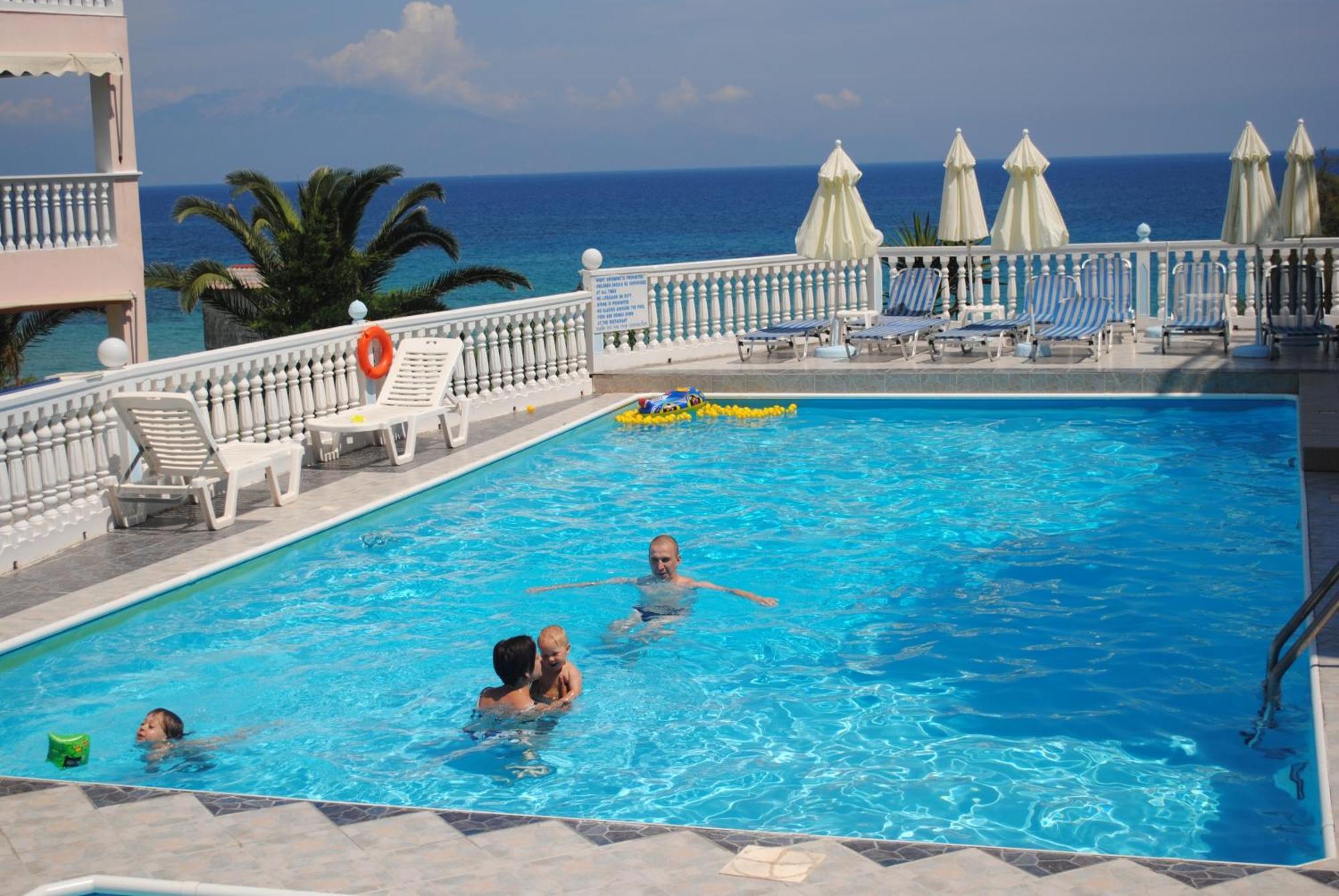 Clear Horizon Aparthotel Amoudi Bagian luar foto