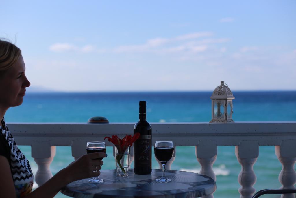 Clear Horizon Aparthotel Amoudi Bagian luar foto