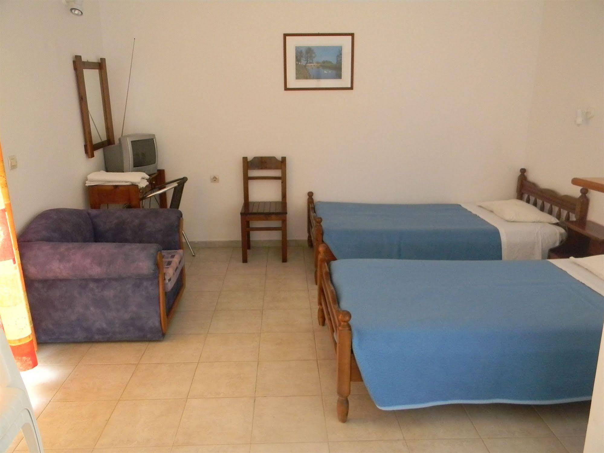 Clear Horizon Aparthotel Amoudi Bagian luar foto