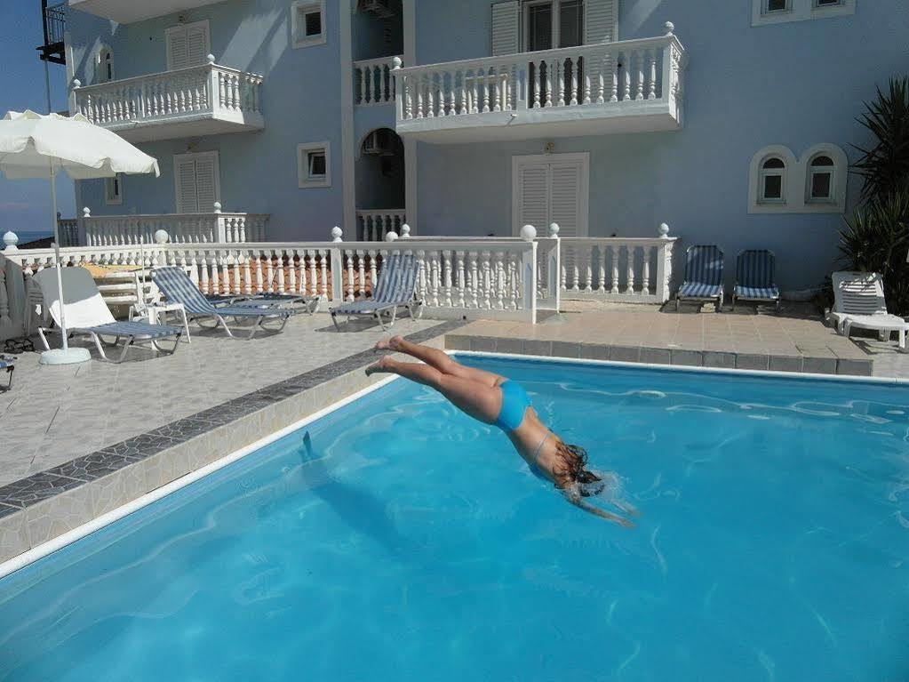 Clear Horizon Aparthotel Amoudi Bagian luar foto